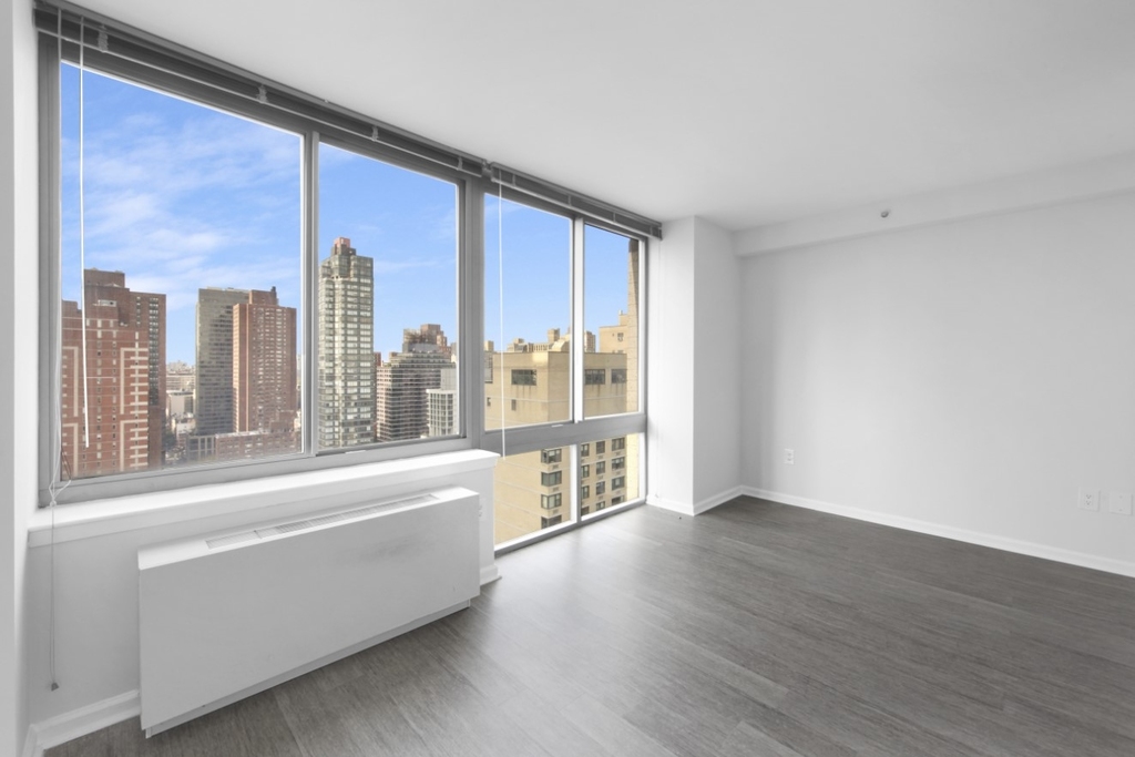 408 East 92nd Street - Photo 4