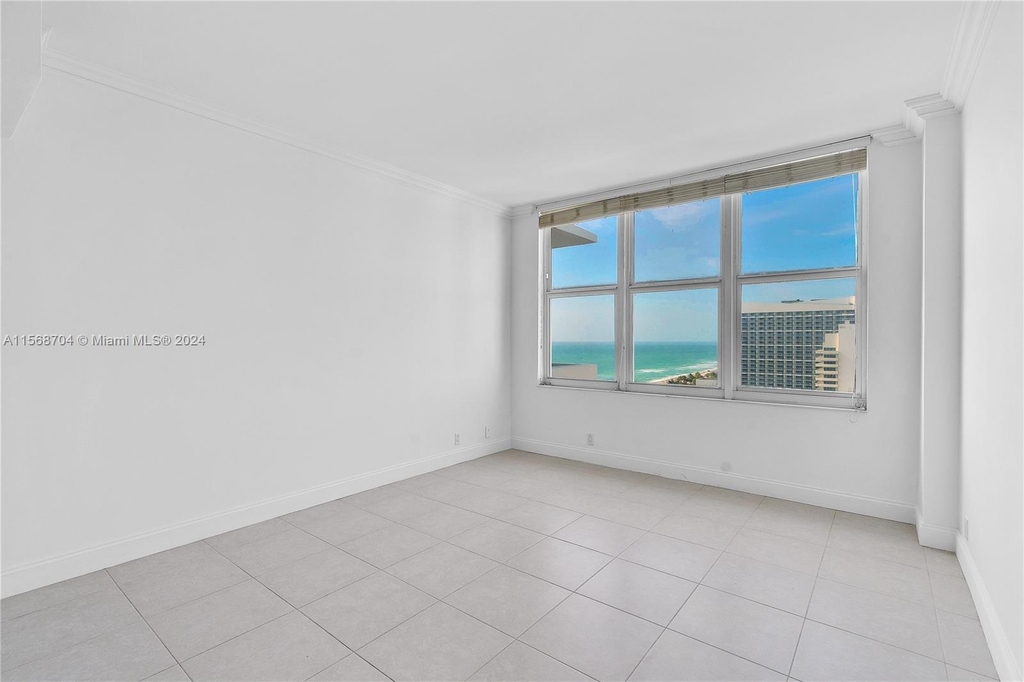 4747 Collins Ave - Photo 25