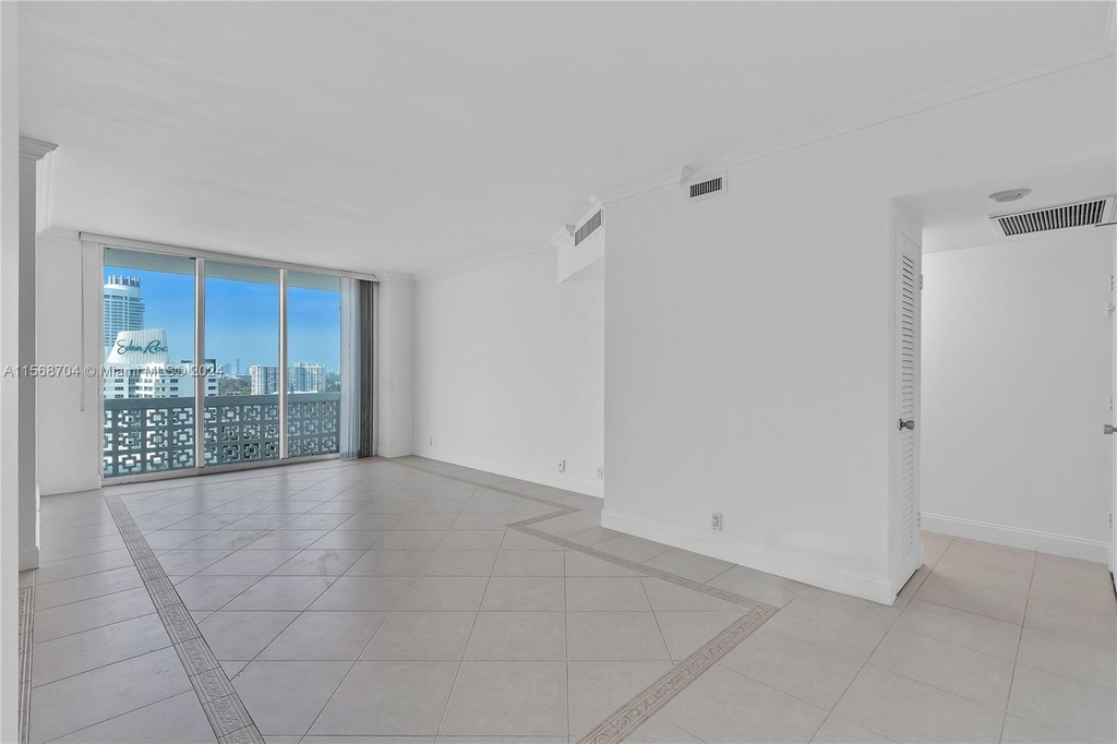 4747 Collins Ave - Photo 18