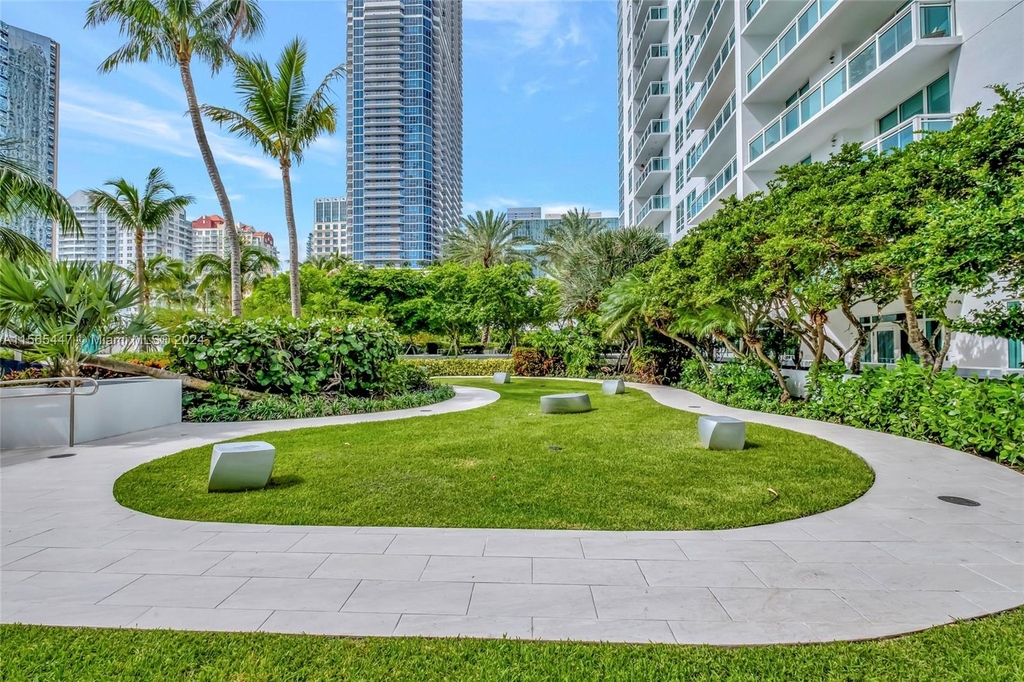 950 Brickell Bay Dr - Photo 11