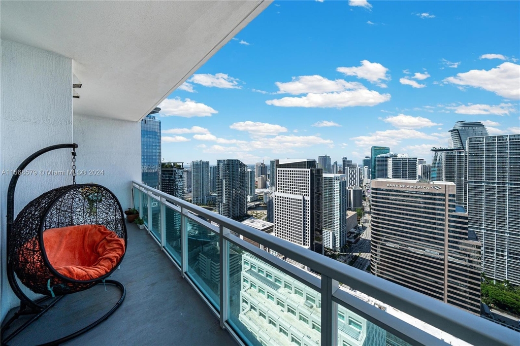 950 Brickell Bay Dr - Photo 2