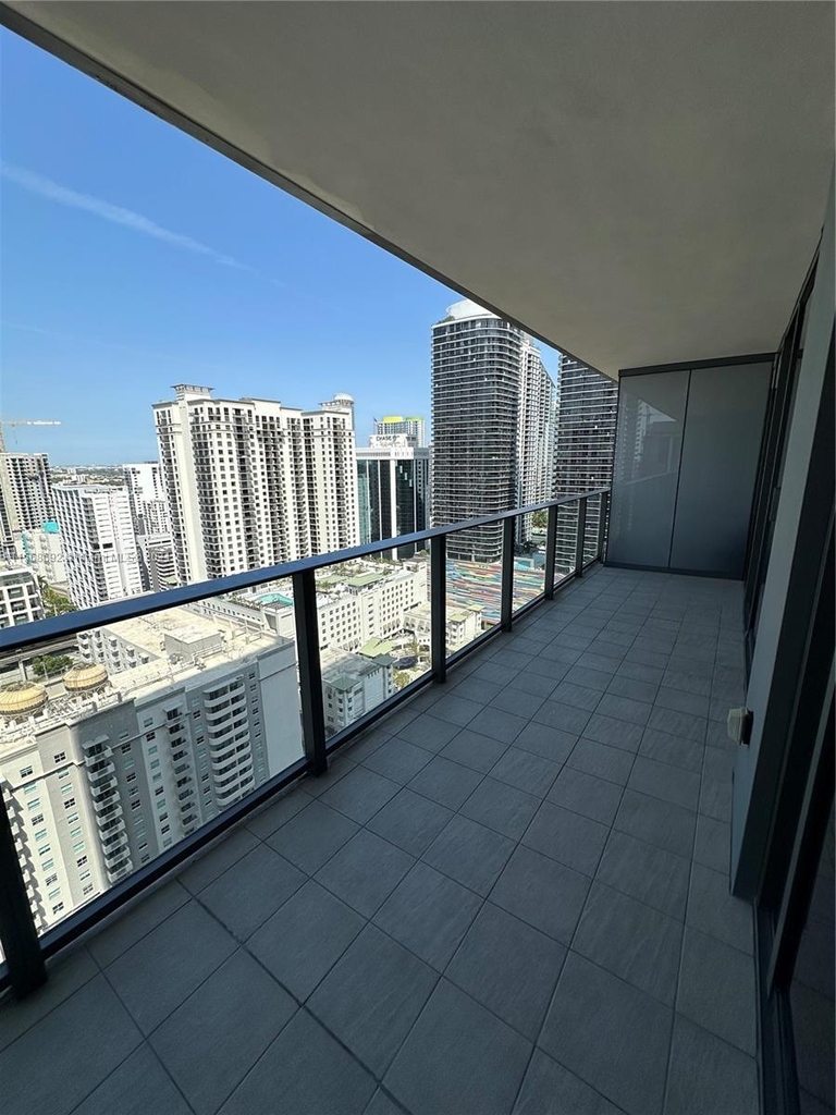 1000 Brickell Plz - Photo 14