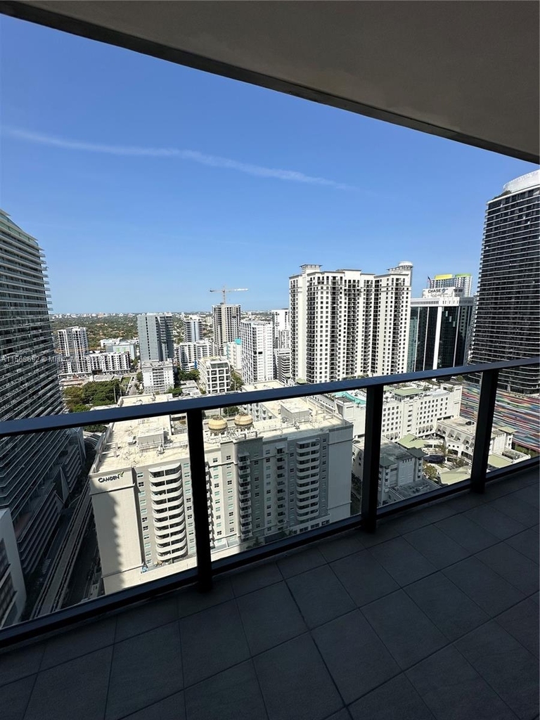 1000 Brickell Plz - Photo 16