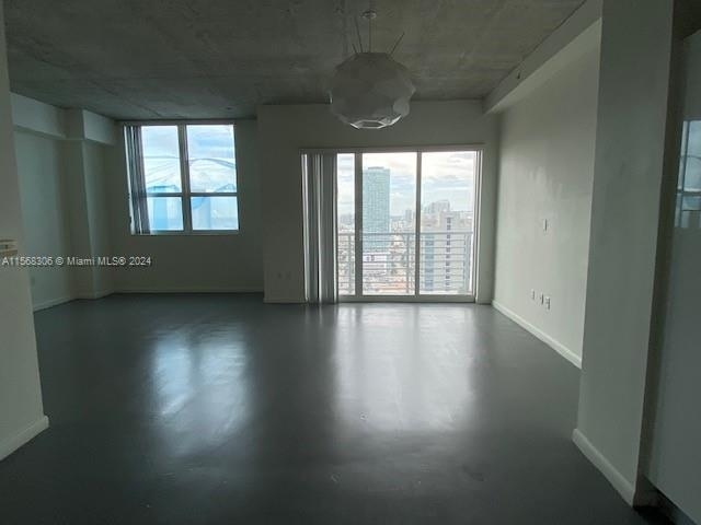 133 Ne 2 Ave - Photo 2