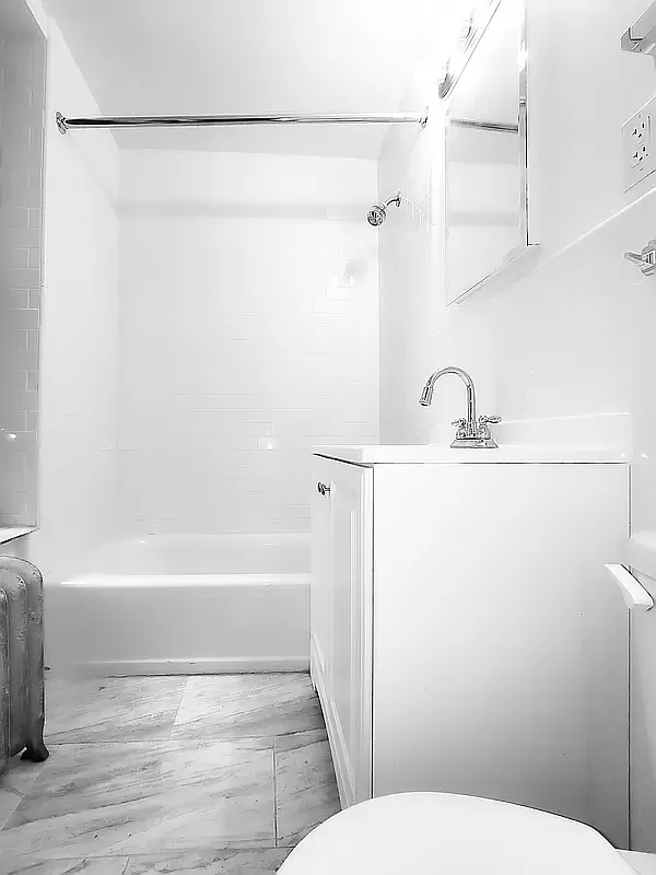 162 East 33rd Street - Photo 9