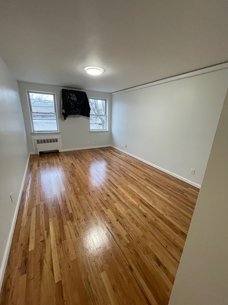 1141 East 59th Street - Photo 2