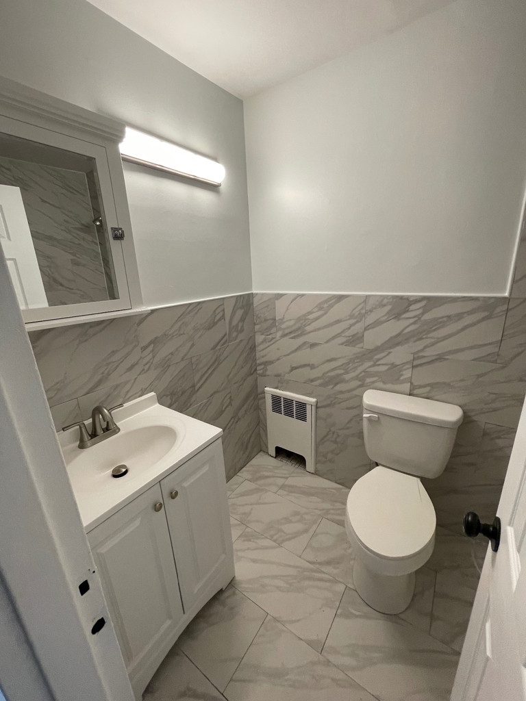 1141 East 59th Street - Photo 7