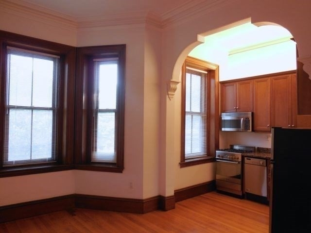 1609 Tremont Street - Photo 2