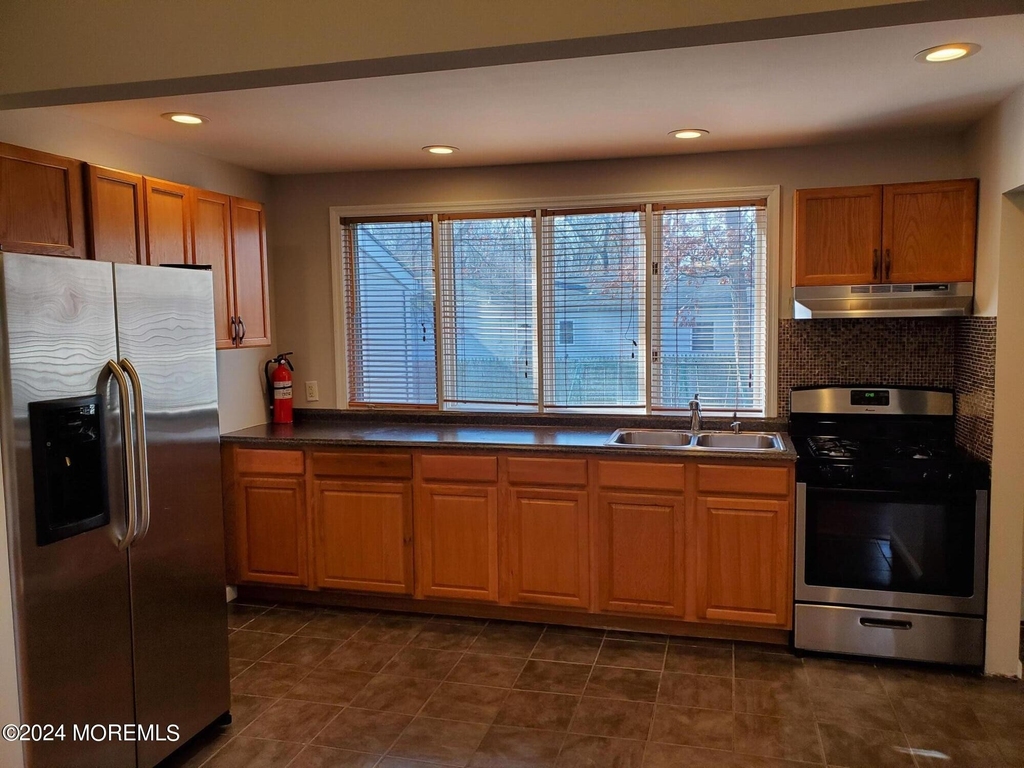 2627 Ridgeway Road - Photo 2