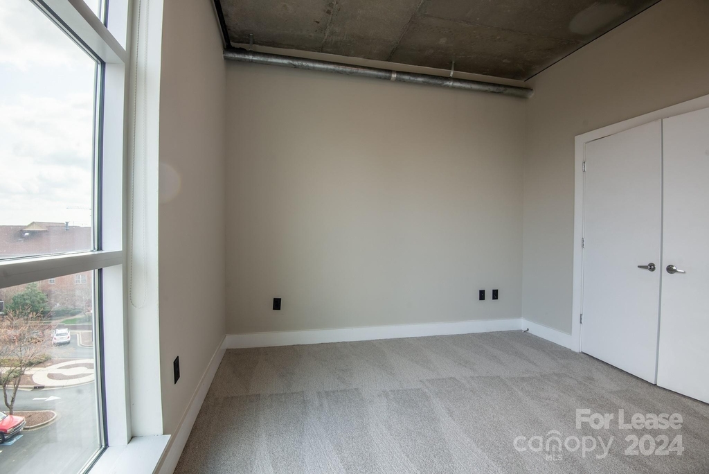 505 E 6th Street - Photo 14