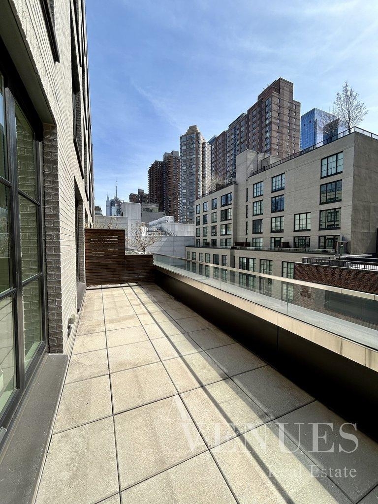 West 43rd Street - Photo 2