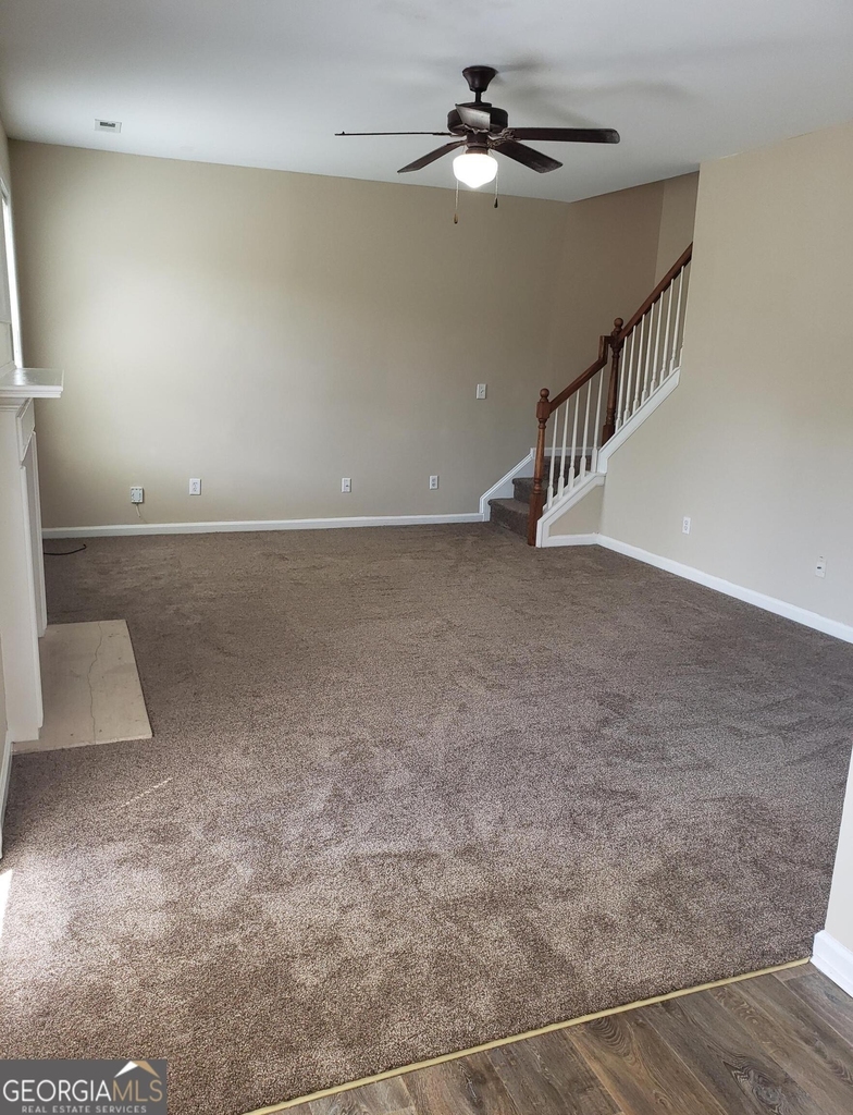 105 Stallion Way - Photo 4