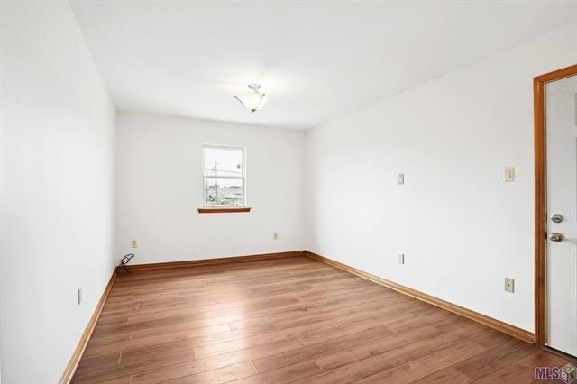 825 Dakin Street - Photo 3