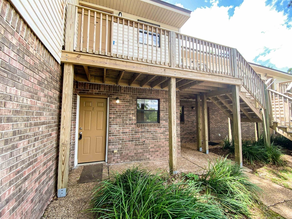 1104 Green Tree Court - Photo 1