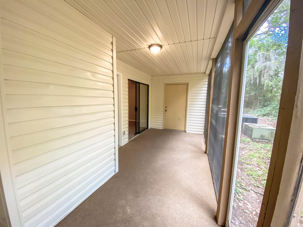 1104 Green Tree Court - Photo 14