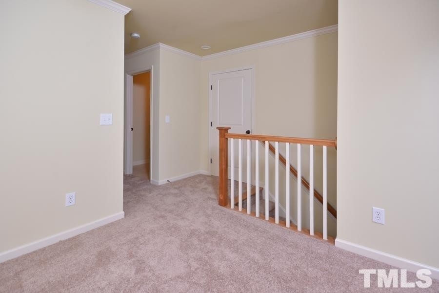 852 Queen City Crescent - Photo 22