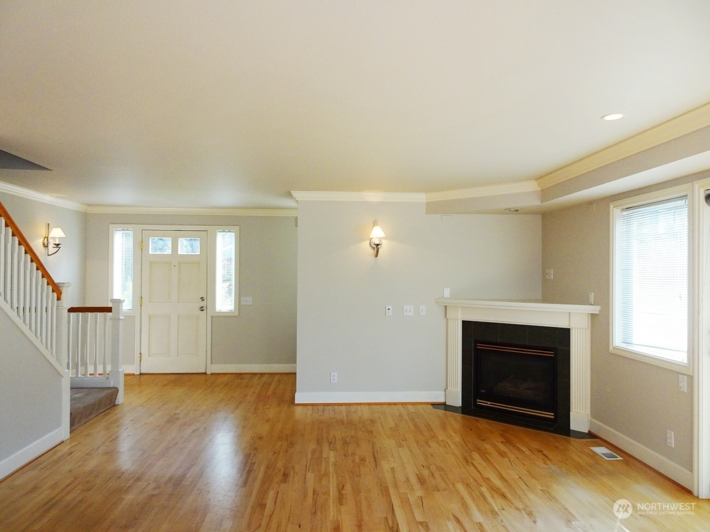 657 W Emerson Street - Photo 4