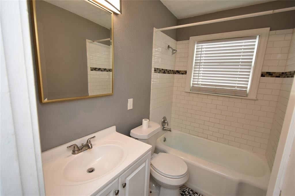 4208 Valentine Street - Photo 10