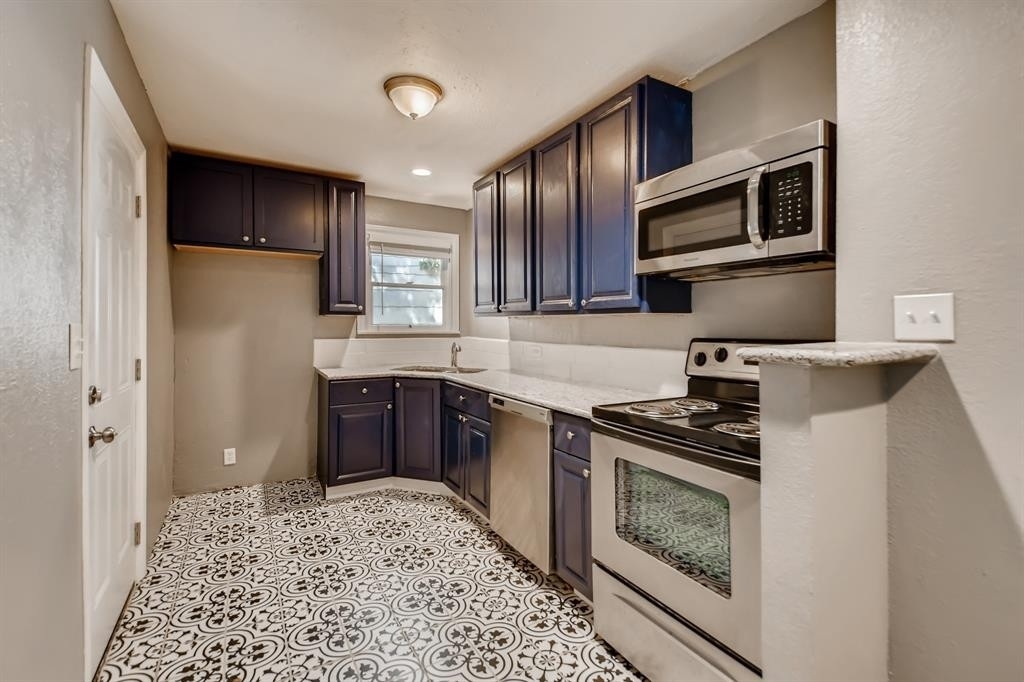 4208 Valentine Street - Photo 16