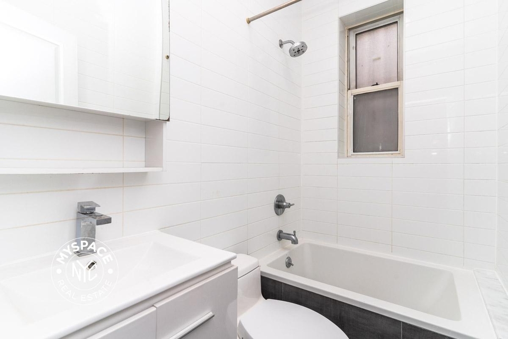 2574 Bedford Ave - Photo 2