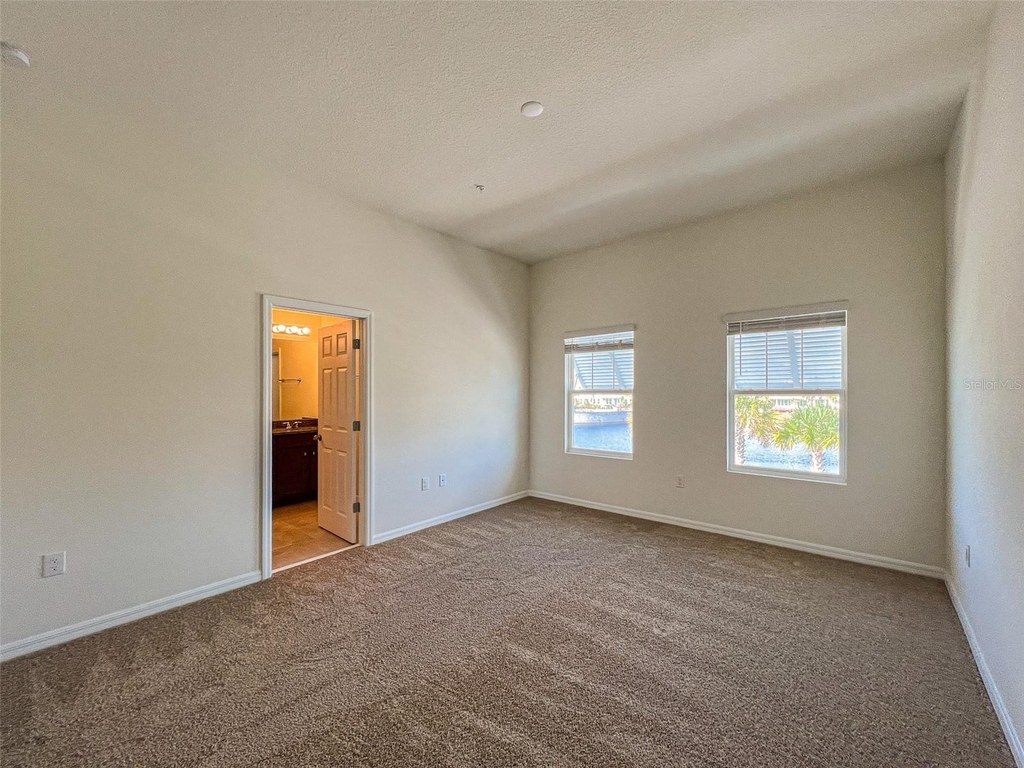 10227 Highline Crest Street - Photo 3