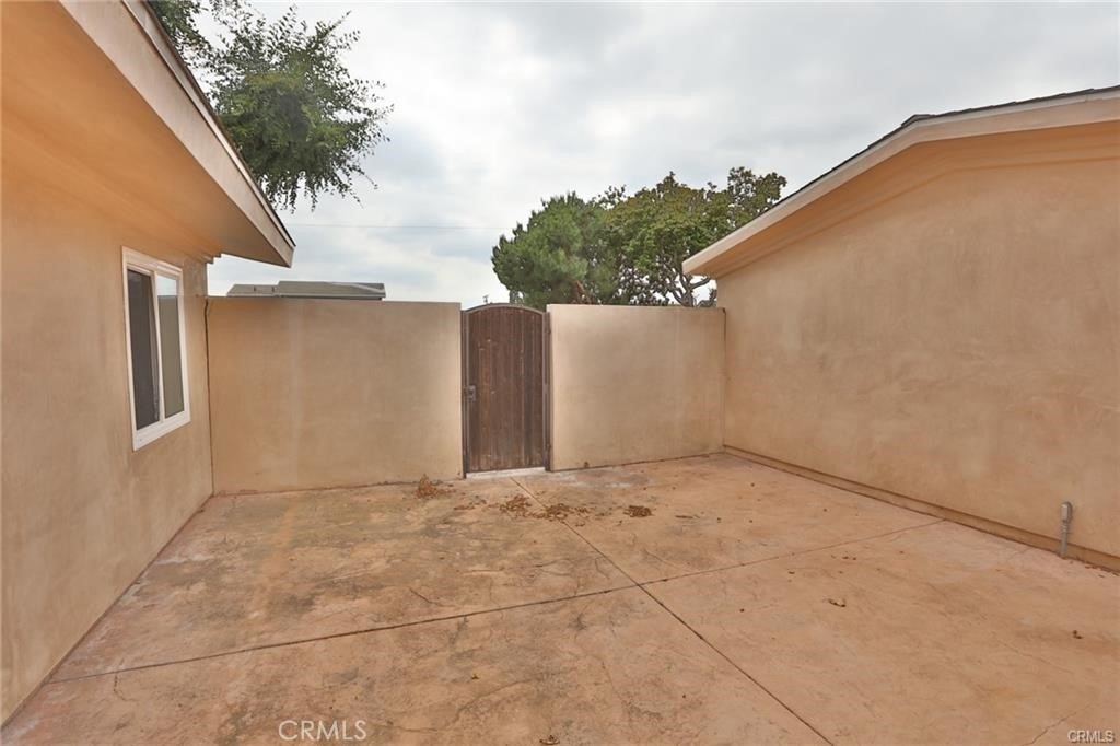 15305 Manzanares Road - Photo 21