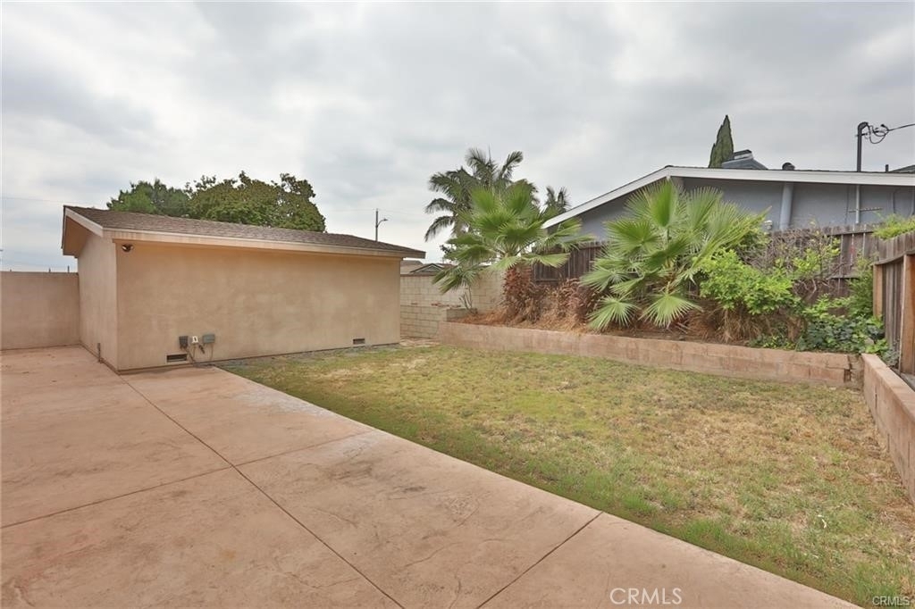 15305 Manzanares Road - Photo 20