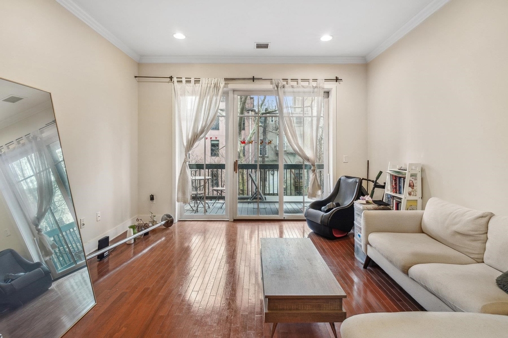 61 Grand St - Photo 5