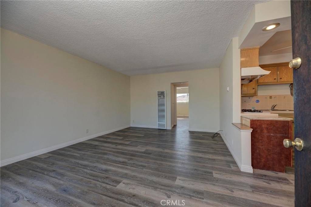 25910 Viana Avenue - Photo 1