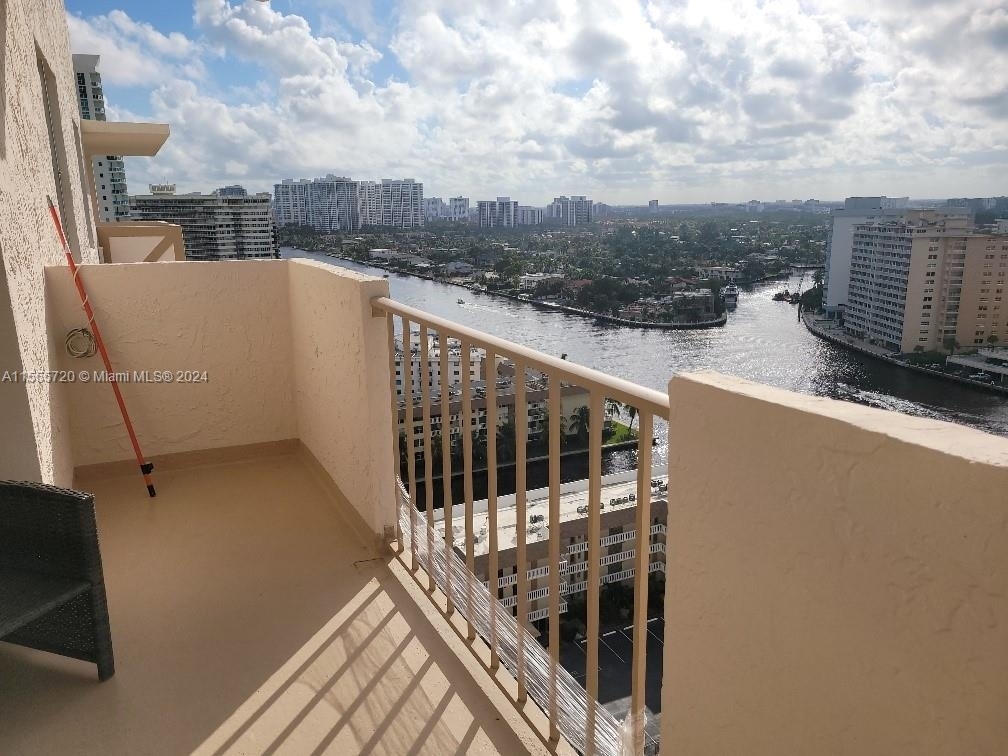 1865 S Ocean Dr - Photo 2