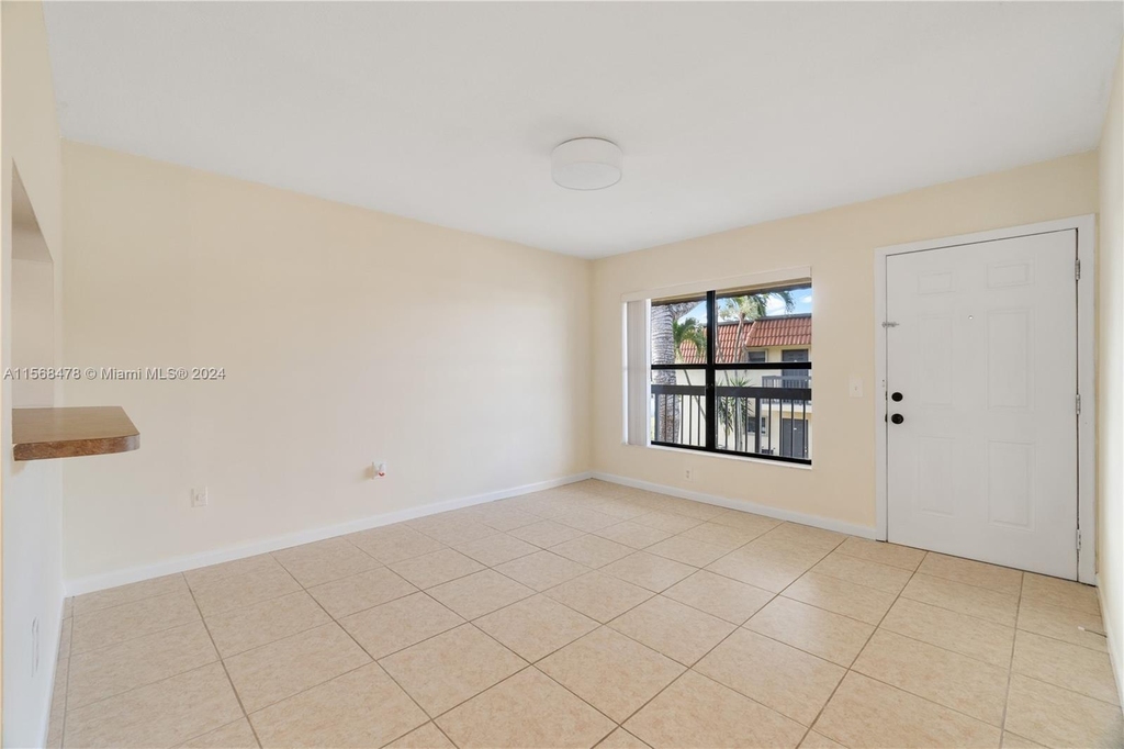 561 Nw 100th Pl - Photo 8