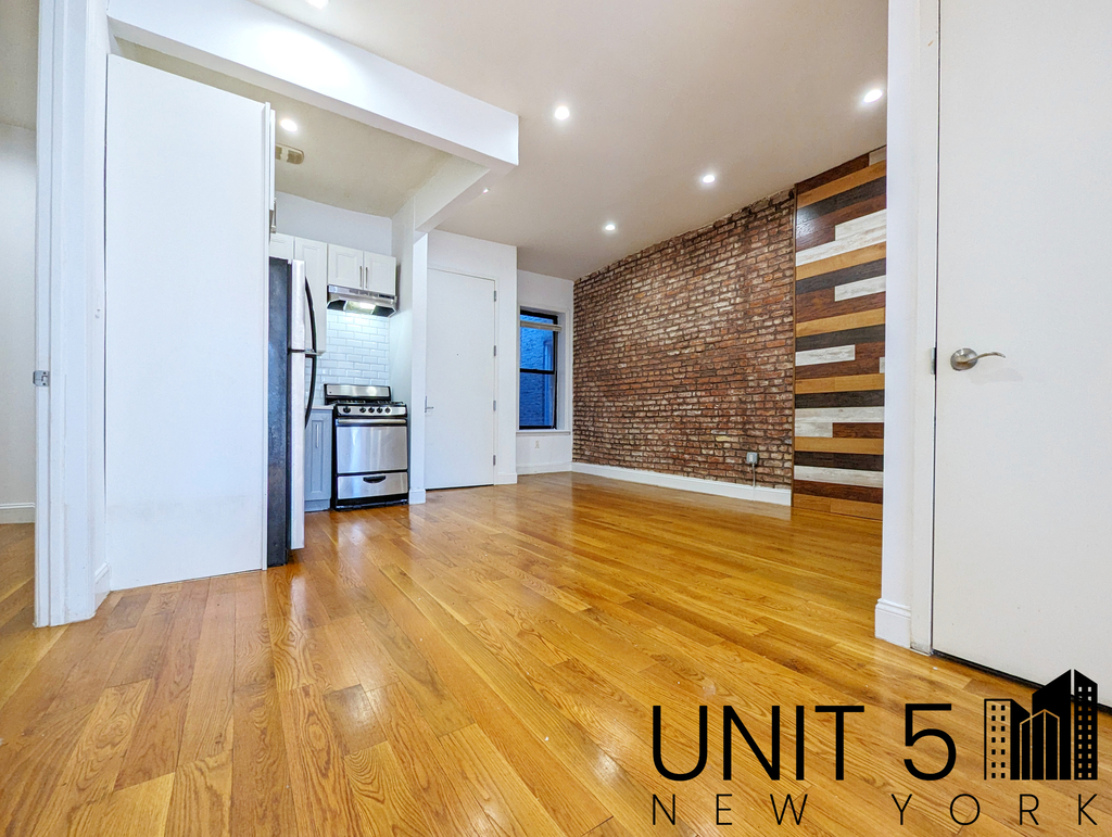 35 Furman Avenue - Photo 0