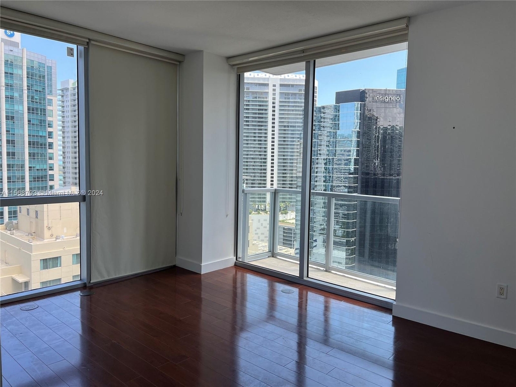 1060 Brickell Ave - Photo 3