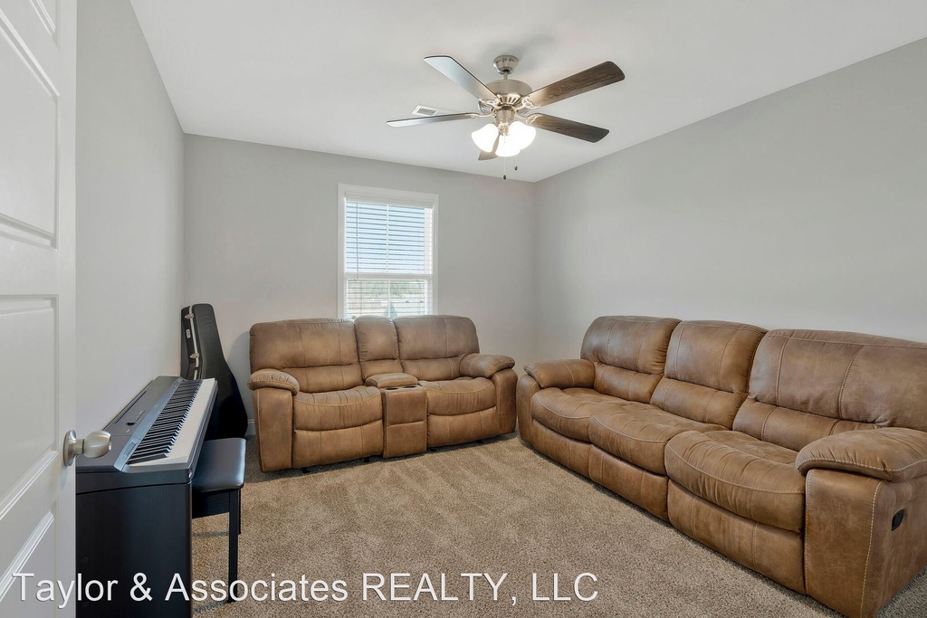 1155 Charles Thomas Dr - Photo 22