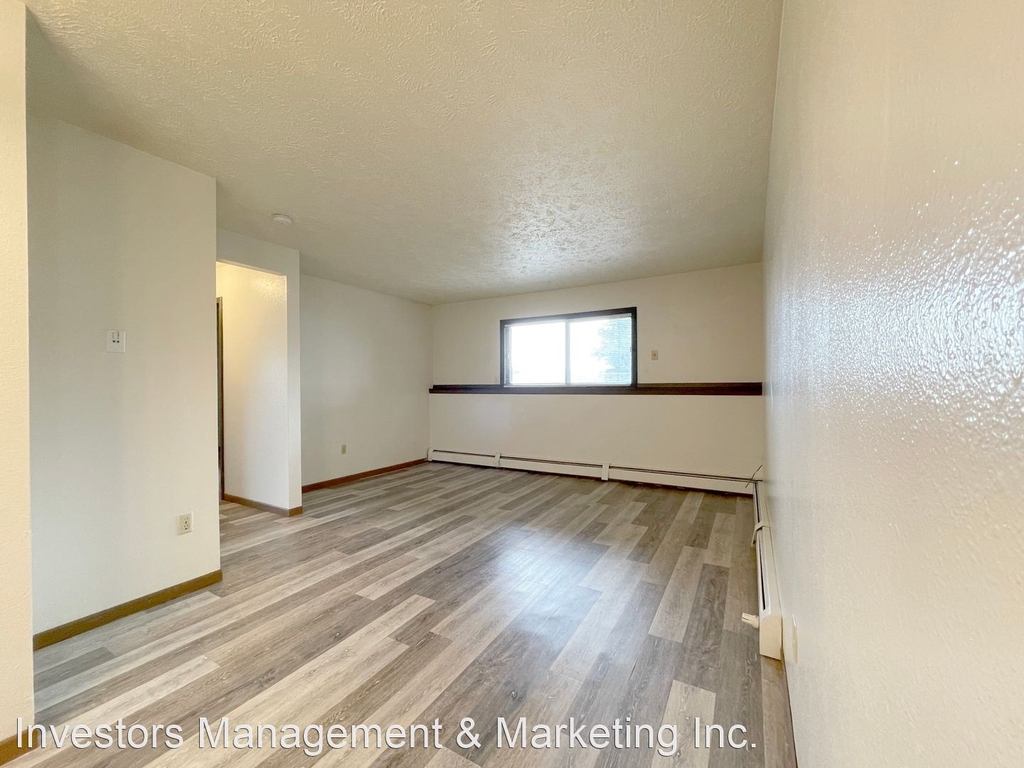 525 22nd Avenue Nw - Photo 1