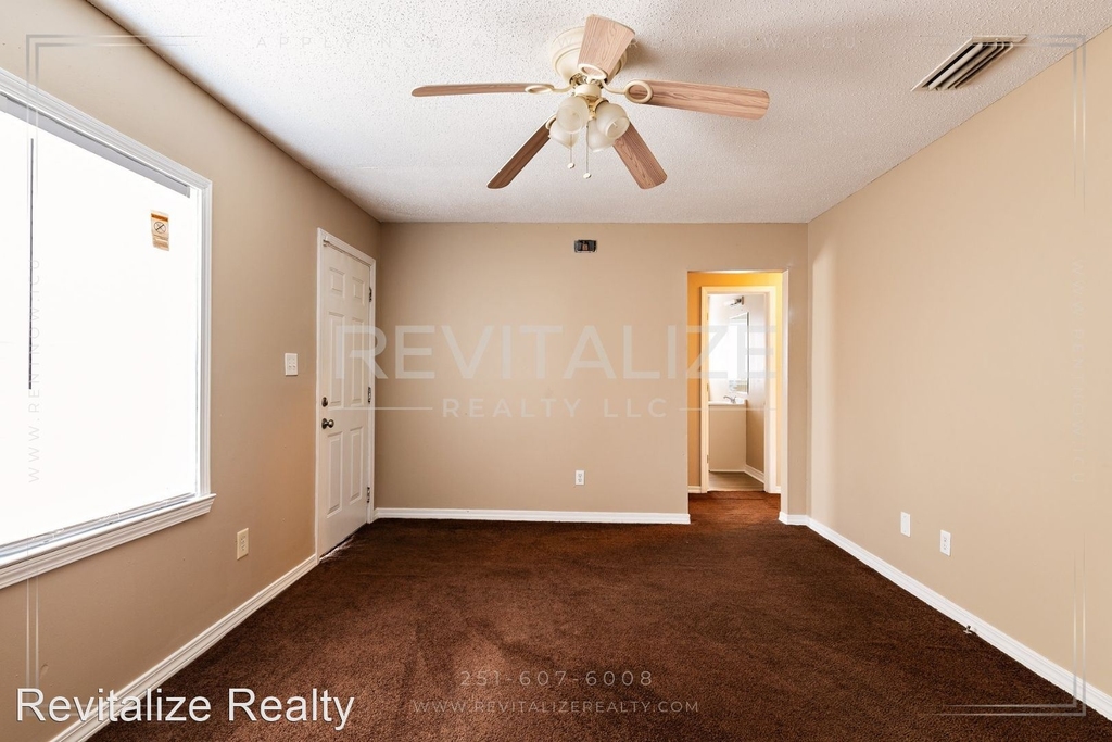352 10th Ave - Photo 2
