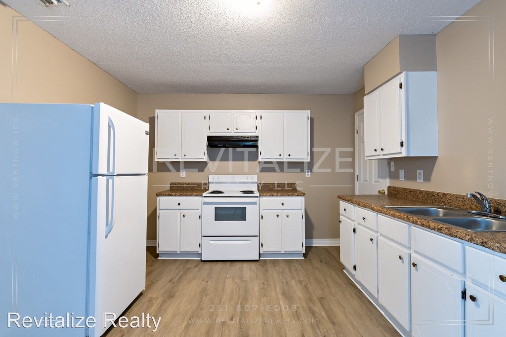352 10th Ave - Photo 6