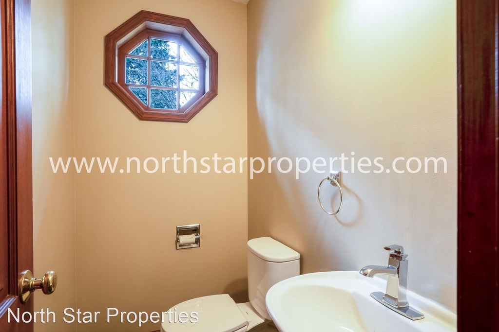 1590 Fernwood - Photo 17