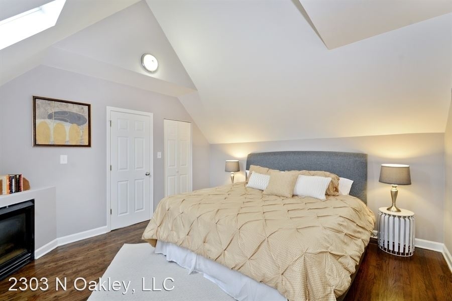 2303 N Oakley - Photo 3