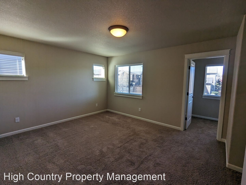 21044 Ne High Desert Lane - Photo 19