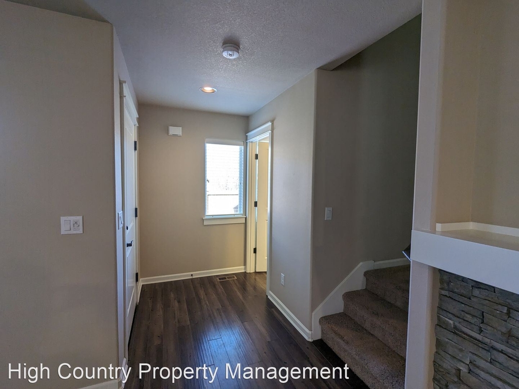 21044 Ne High Desert Lane - Photo 5