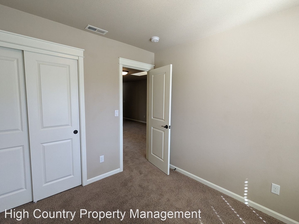 21044 Ne High Desert Lane - Photo 32