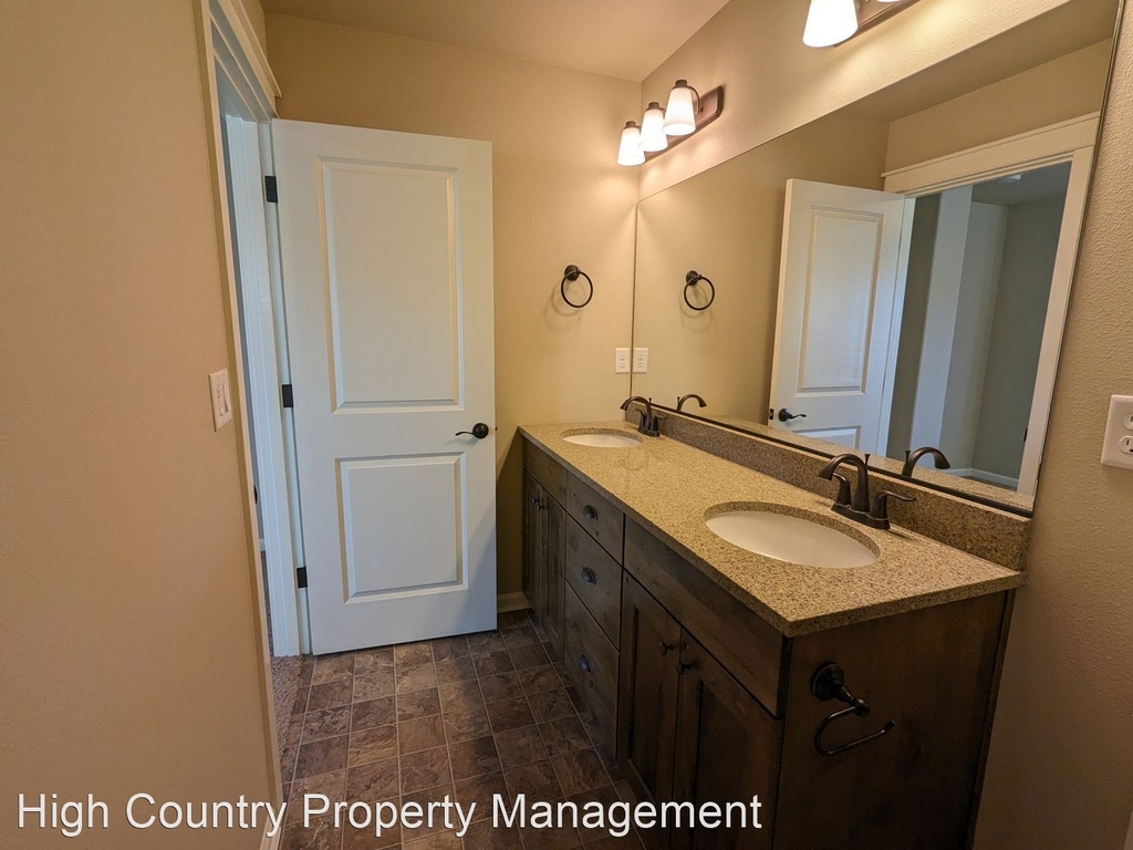 21044 Ne High Desert Lane - Photo 25