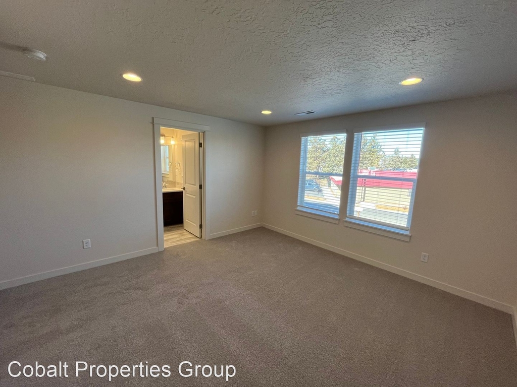 2539 Ne Studio Rd - Photo 14