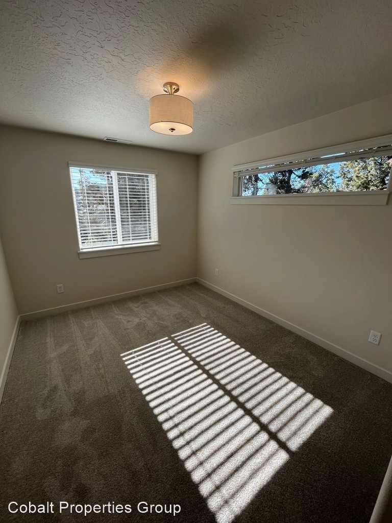 2539 Ne Studio Rd - Photo 23