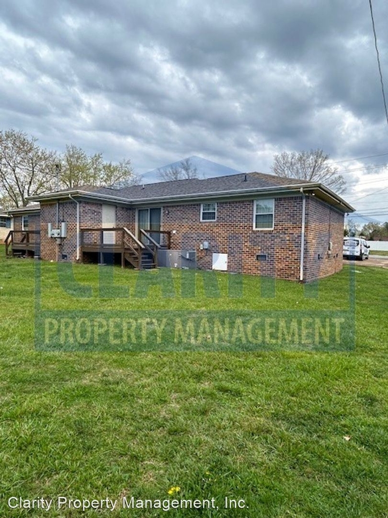 2715 Villa Dr. Nw Apt A - Photo 1