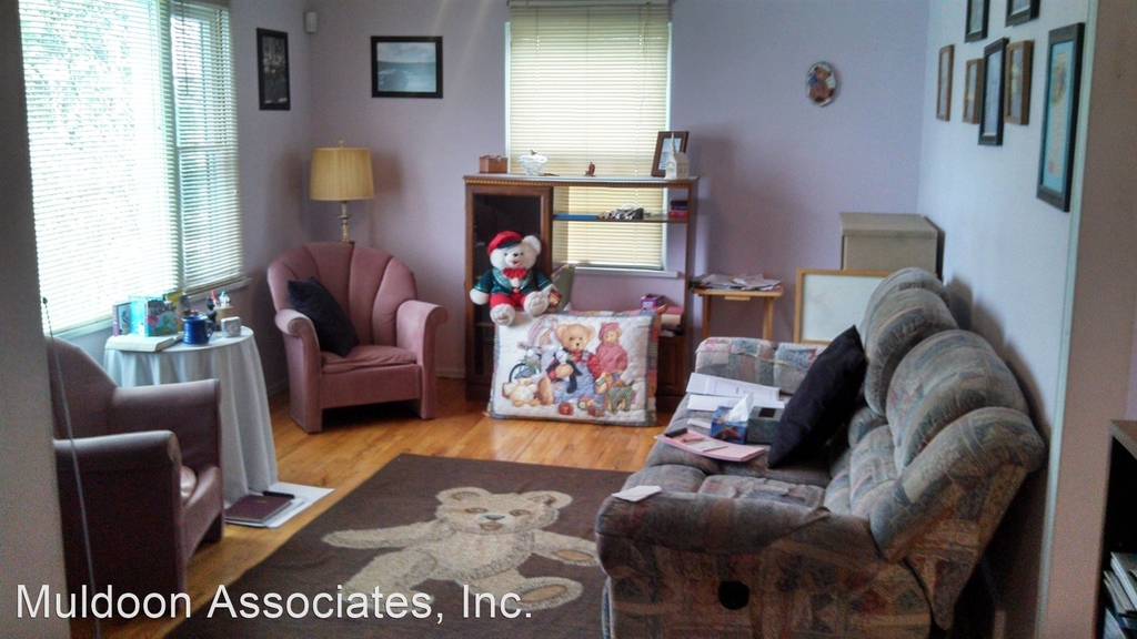 2913 Beacon St - Photo 1