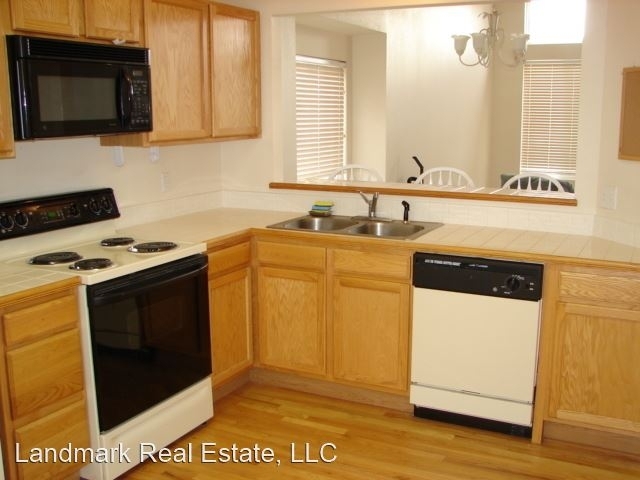 1095 Scarlet Oak Drive - Photo 2