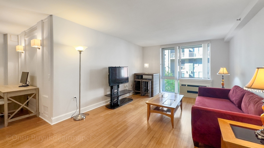 505 West 47th Street - Photo 2