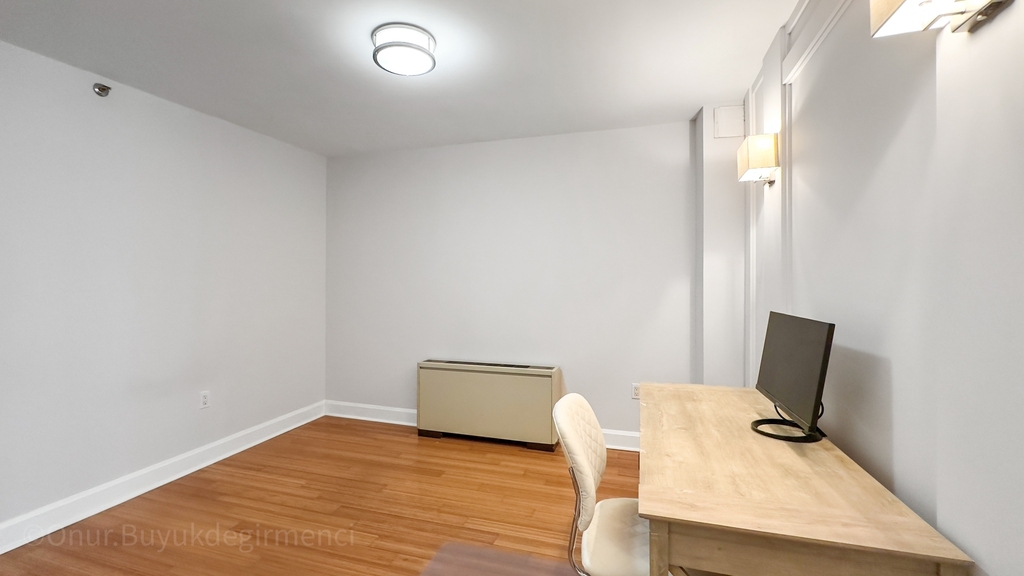 505 West 47th Street - Photo 8